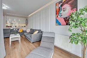 Waterlane Riverside - SPA, Pool, Gym & Parking by Downtown Apartments