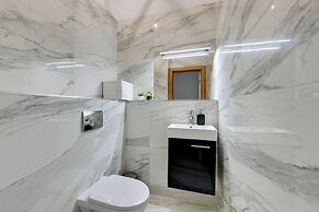 Waterlane Riverside - SPA, Pool, Gym & Parking by Downtown Apartments