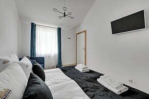 Waterlane Riverside - SPA, Pool, Gym & Parking by Downtown Apartments