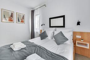 Waterlane Riverside - SPA, Pool, Gym & Parking by Downtown Apartments