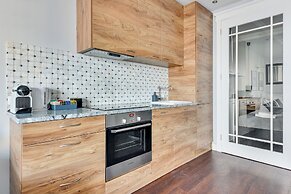 Waterlane Riverside - SPA, Pool, Gym & Parking by Downtown Apartments