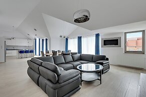 Waterlane Riverside - SPA, Pool, Gym & Parking by Downtown Apartments