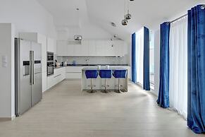 Waterlane Riverside - SPA, Pool, Gym & Parking by Downtown Apartments