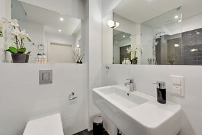 Waterlane Riverside - SPA, Pool, Gym & Parking by Downtown Apartments