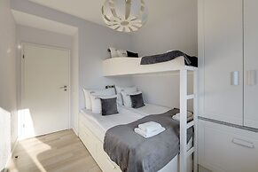 Waterlane Riverside - SPA, Pool, Gym & Parking by Downtown Apartments