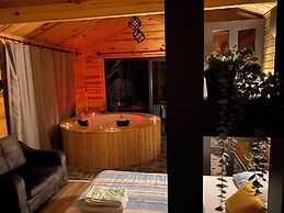 Karaöz Ada Bungalows & Villa