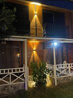 Karaöz Ada Bungalows & Villa