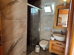 Karaöz Ada Bungalows & Villa