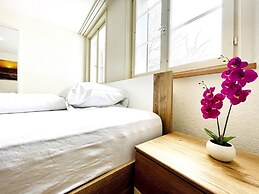 Beautiful Old Building Apartment In The Center