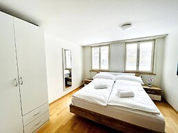 Beautiful Old Building Apartment In The Center