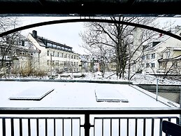 Beautiful Old Building Apartment In The Center