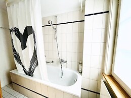 Beautiful Old Building Apartment In The Center