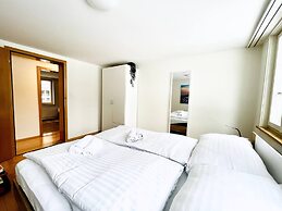 Beautiful Old Building Apartment In The Center