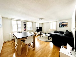 Beautiful Old Building Apartment In The Center