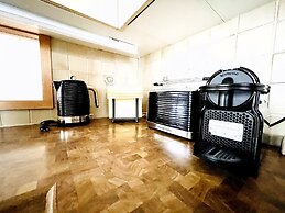 Beautiful Old Building Apartment In The Center