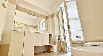 Chic & Quiet Apartment in San Babila