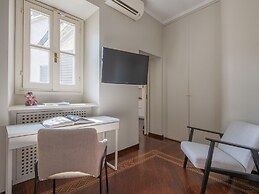 Chic & Quiet Apartment in San Babila