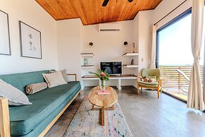 Sea View Paradise Retreat by Sea N' Rent