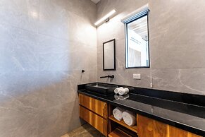 Sea View Paradise Retreat by Sea N' Rent