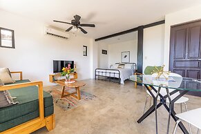 Sea View Paradise Retreat by Sea N' Rent