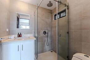 Sea View Paradise Retreat by Sea N' Rent