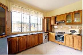 Amariah Apartments Bahari Beach