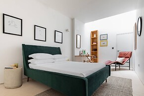 Simon Close by Onefinestay