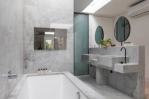 Simon Close by Onefinestay