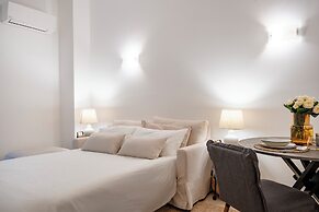 Private Luxury Suite in Bari Center
