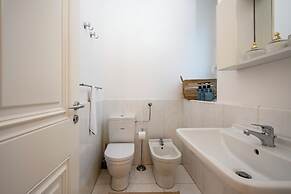 Private Luxury Suite in Bari Center