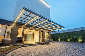 Park Inn & Suites By Radisson Thrissur East Fort