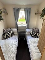 3 Bedroom Stunning Caravan Justin