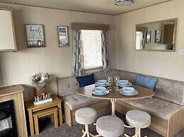 3 Bed Caravan Rob in Rhyl