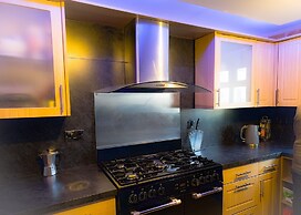 Edinburgh Mansion Retreat