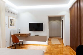 Phaedrus Living Kolonaki Maple Residence