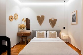 Phaedrus Living Kolonaki Maple Residence