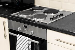 Harborne House 4 Bedroom Contractor Qe Hospital