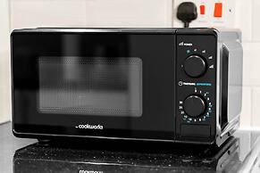 Harborne House 4 Bedroom Contractor Qe Hospital