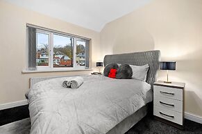 Harborne House 4 Bedroom Contractor Qe Hospital