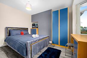 Harborne House 4 Bedroom Contractor Qe Hospital