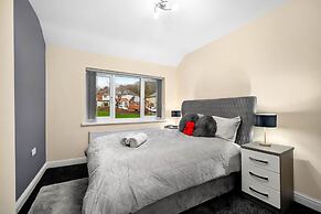 Harborne House 4 Bedroom Contractor Qe Hospital