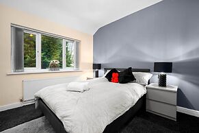 Harborne House 4 Bedroom Contractor Qe Hospital