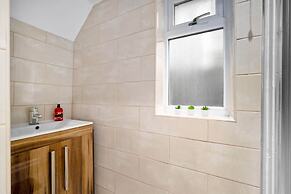 Harborne House 4 Bedroom Contractor Qe Hospital