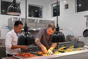 Beachside Villa, Amazing Views, Hotel Amenities v5