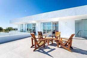 Beachside Villa, Amazing Views, Hotel Amenities v5