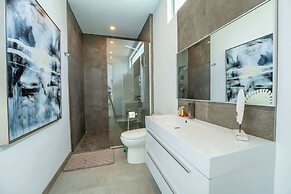 Beachside Villa, Amazing Views, Hotel Amenities v5