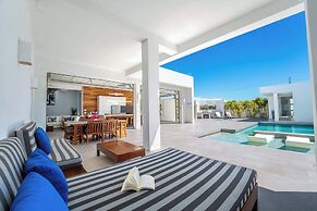 Beachside Villa, Amazing Views, Hotel Amenities v5