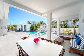 Beachside Villa, Amazing Views, Hotel Amenities v5