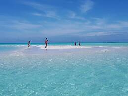 Family Beachside Villa With Hotel Amenities v7