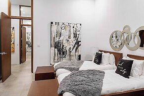 Family Beachside Villa With Hotel Amenities v7